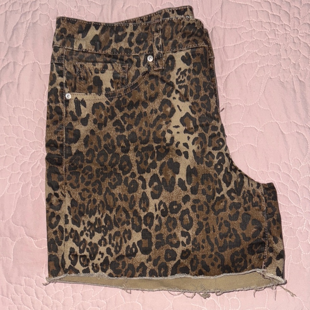 Leopard Print Denim Shorts - Brown/Black - Picture 4 of 5
